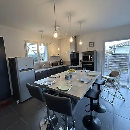 Feriehus Beautiful 2-bedroom Family *