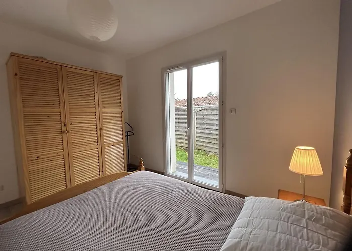 Beautiful 2-bedroom Family Ferienhaus Lanton